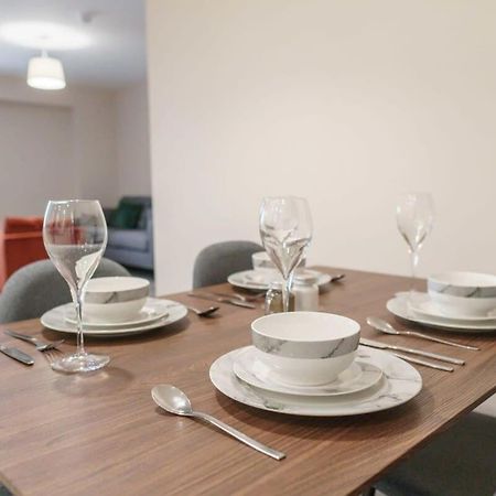 Bright 2 Bed Apartment Manchester - Sleeps 4 Eksteriør billede