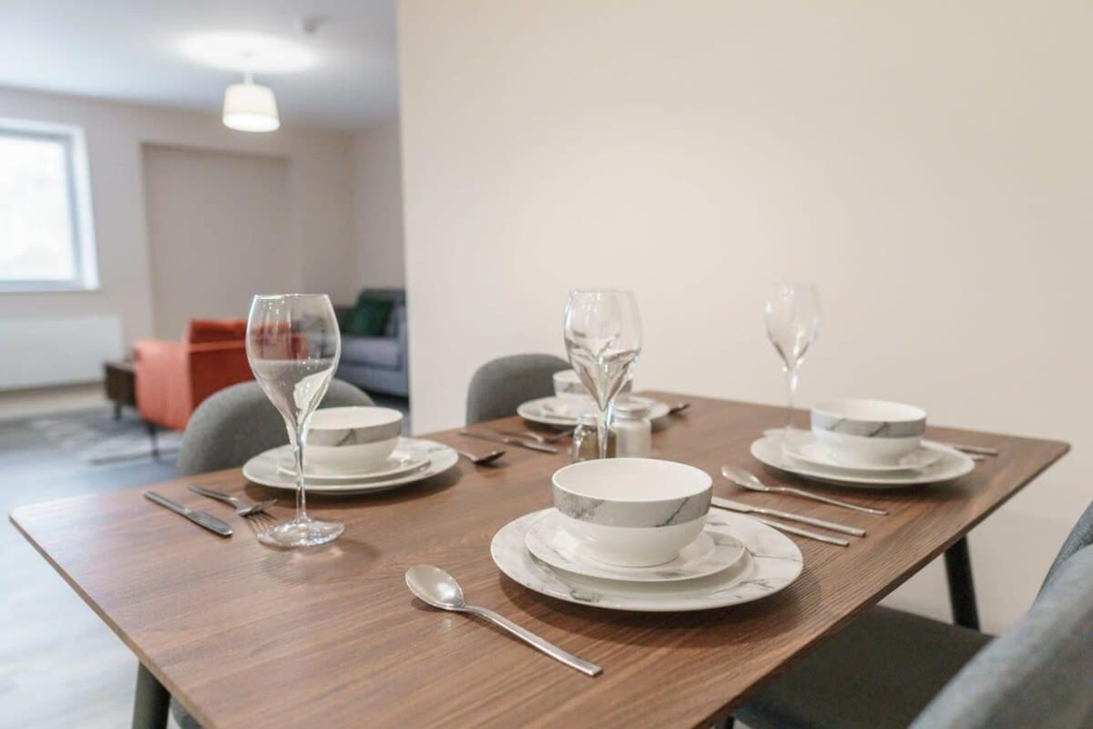 Bright 2 Bed Apartment Manchester - Sleeps 4 Eksteriør billede