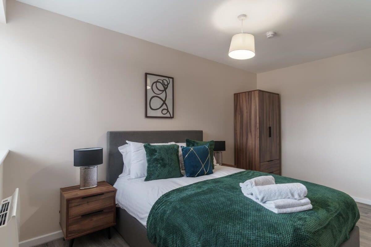 Bright 2 Bed Apartment Manchester - Sleeps 4 Eksteriør billede