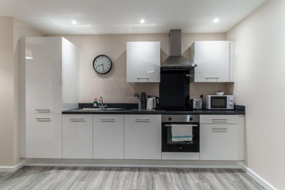 Bright 2 Bed Apartment Manchester - Sleeps 4 Eksteriør billede