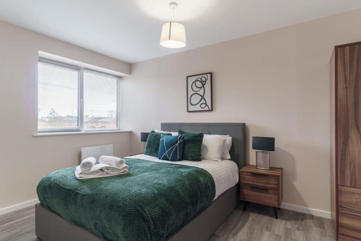 Bright 2 Bed Apartment Manchester - Sleeps 4 Eksteriør billede